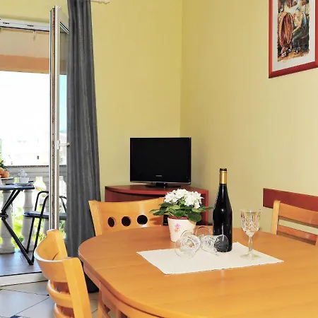 Elvira.5 Apartment *
